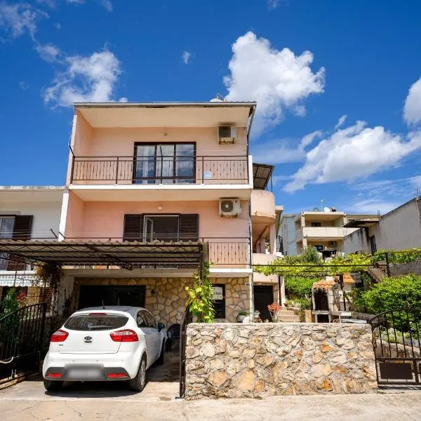 Apartments with a parking space Stari Grad, Hvar - 18458, hotel v destinaci Stari Grad