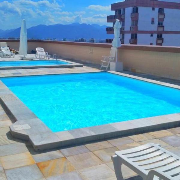 Lindo apto de 2 quartos e 2 banheiros sociais no Barramares com comércio próximo, piscina aquecida, quadras, parquinhos, brinquedoteca, empréstimo de cadeiras e barracas de praia, condomínio em frente à praia, apartamento limpíssimo, equipado, tudo novo - Foto 4