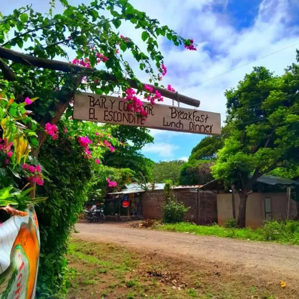 Hostal Y Restaurante El Escondite、Ometepeのホテル