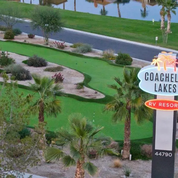 Coachella Lakes RV Resort, hotel v destinaci Coachella