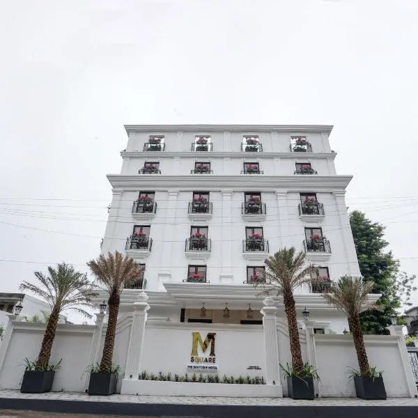 M2 Square by Monday Premium, hotel in Nagpur