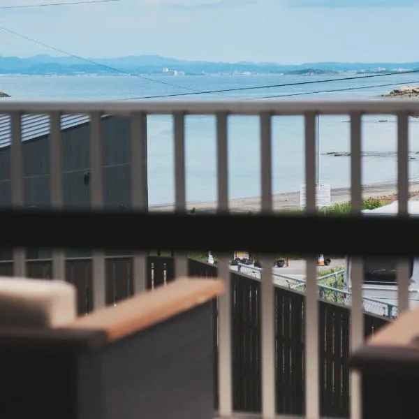 ๋คํ
์ผ๋ง์ ์์นํ ํธํ
Little Seagull by SANA