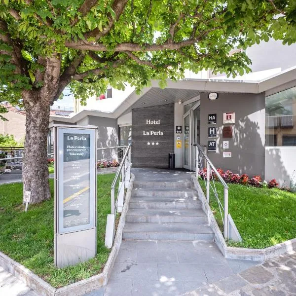 HOTEL LA PERLA, hotel v destinaci Olot