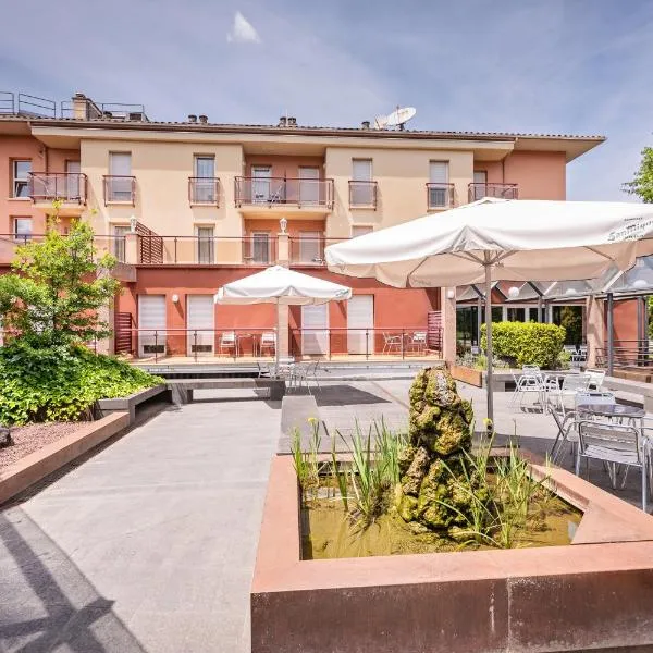 Hotel La Perla D'Olot, khách sạn ở Olot