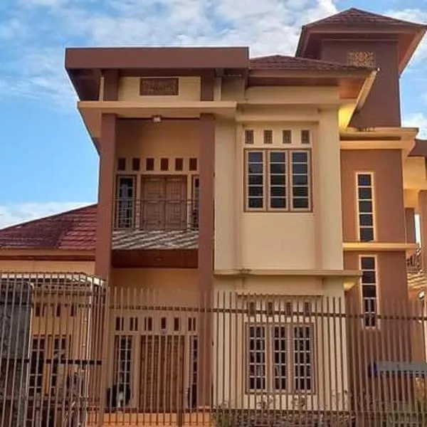 House of Runsia Guesthouse, hotel in Pagaralam