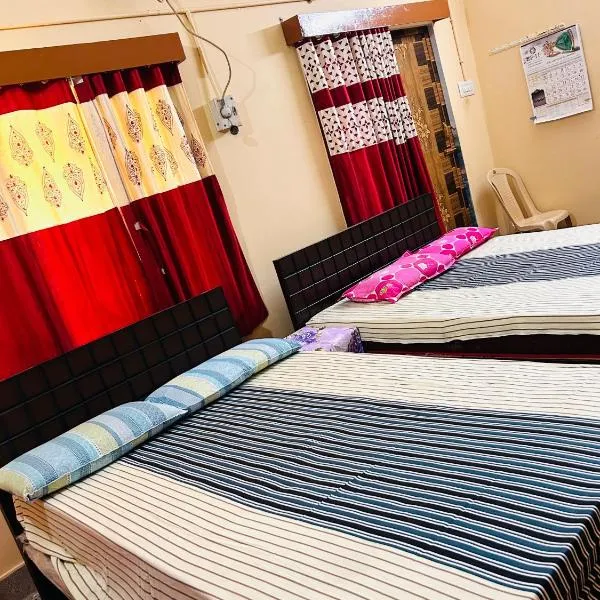 Sirvachur madhurakalli amman guest house, hotel a Siruganūr