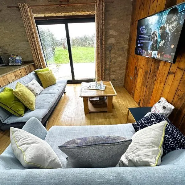 Dove House Cottages - No 2, hotel v destinaci Witney