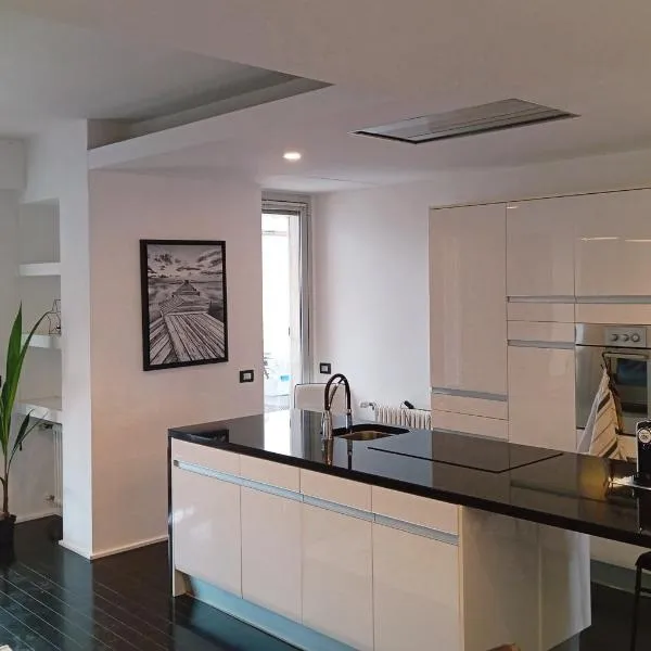 FrenzHouse - Terraced Apartment close to Rho Fiera and San Siro, hotel v destinaci Baranzate