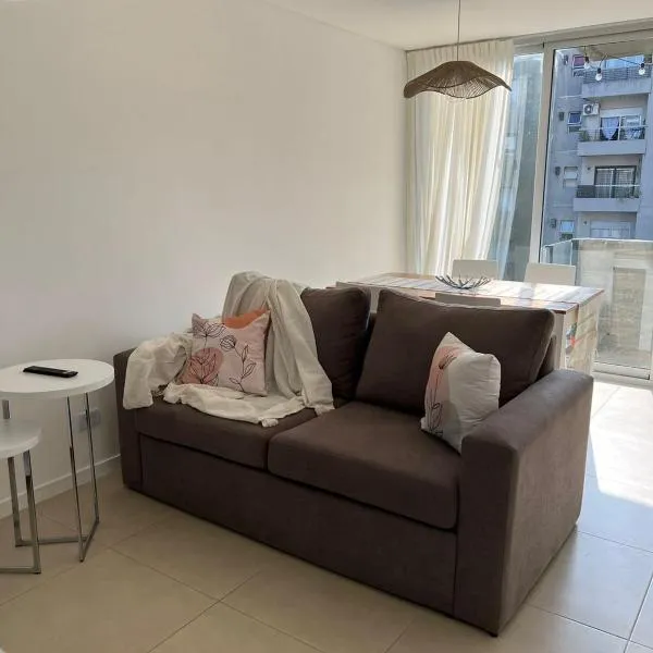 Confortable departamento en Castelar - Zona Céntrica., hotel in Castelar