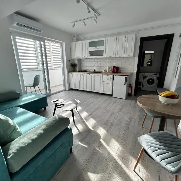 1 Mai - Luxury Park Apartments - Self Check-in - Private parking - 2, hotel in Craiova