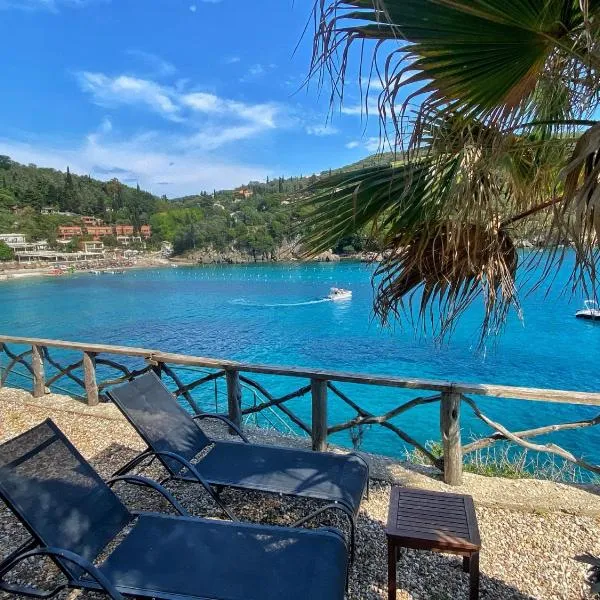 Acapulco Seaside Pool Bar and Apartments, hotel in Paleokastritsa