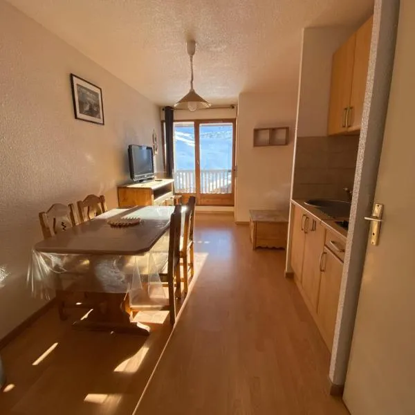 Charmant T2 montagne ensoleillé, hotel en Val Thorens