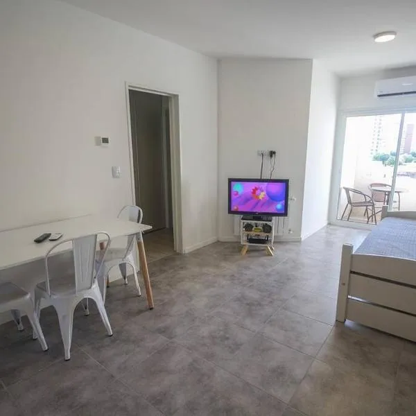 Super céntrico, amplio y equipado - Ideal Consulado España, ξενοδοχείο σε Bahía Blanca