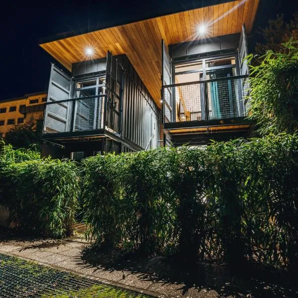 City Glamping by ONE66 Hotel, hotel v Lublani