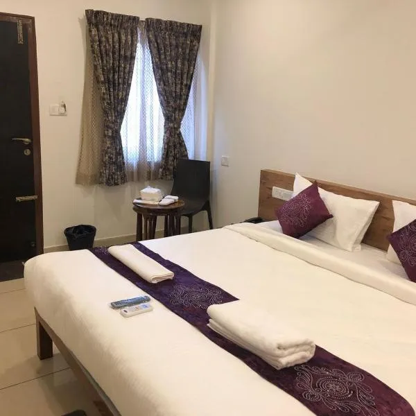 Hotel Amulya Regency, hotell i Jangamakote