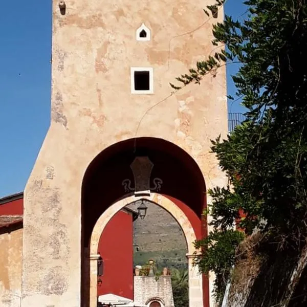Alloggio La Torre Fossanova, hotel v destinácii Priverno