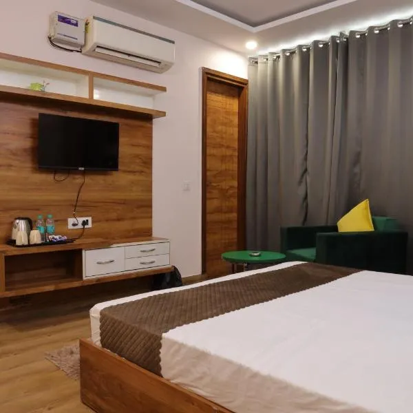 The Sandalwood Hotel I Sec-38 I Near Medanta Medicity Gurgaon, hotel in Gurgaon