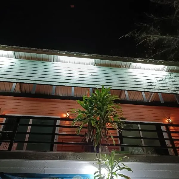 Mumzai House, hotel in Koh Mook