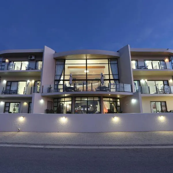 Bar-t-nique Guest House, hotel di Mossel Bay