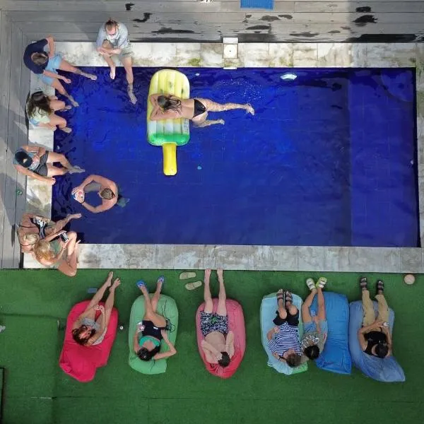 The Tipsy Gypsy Hostel, hotel v destinaci Canggu