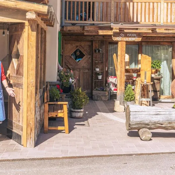 Majon de la nona, hotel v destinaci Pozza di Fassa