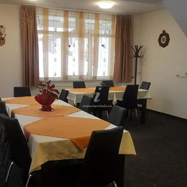 Casa Schi, מלון בסטראיה