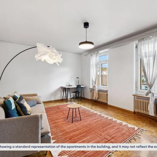 Spacious Apartment in Zurich, hotel in Zurich