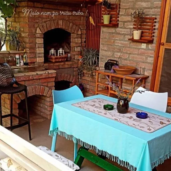 Kuća za odmor Mirni kutak Vukovar, hotel v destinaci Vukovar