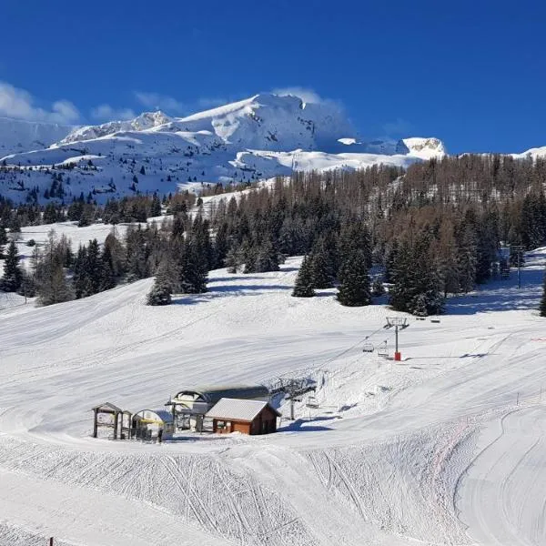 Appt pied pistes et centre station Superdévoluy chez Locasoleil, hotel v destinácii Le Dévoluy
