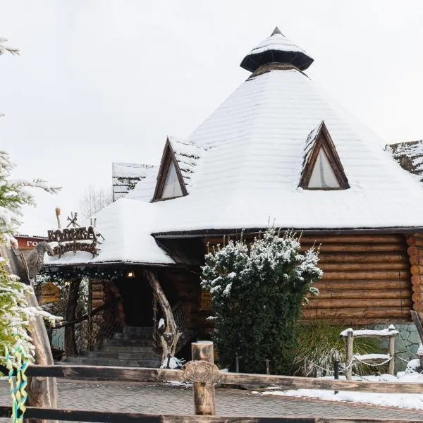 Kolyba Opryshkiv, hotel i Nizhneye Selishche