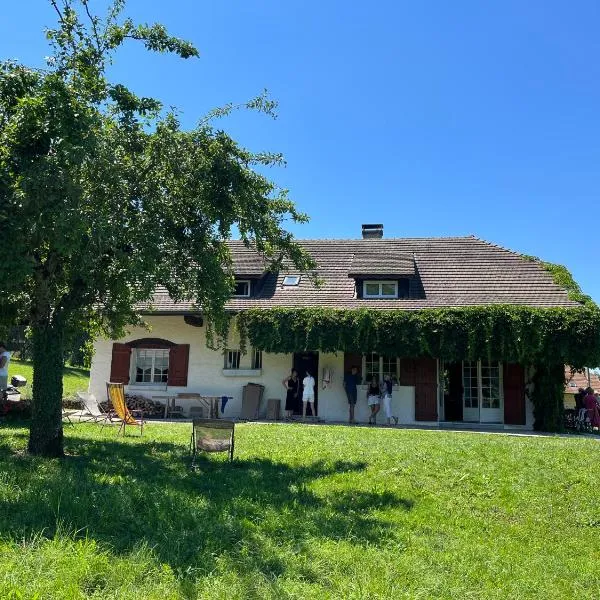 Grande maison familiale dans le massif des Bauges, hotell i Montcel