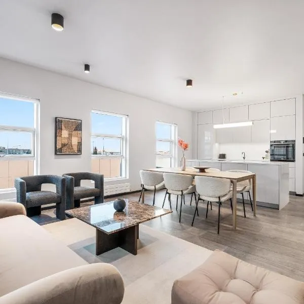 Harbour Lux 3BR & 2BA in the Heart of the City with Free Parking、レイキャビクのホテル