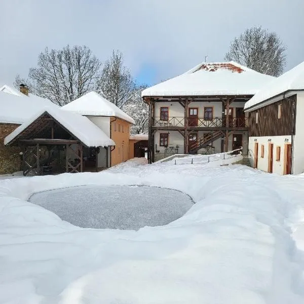 Apartmány Pernek, khách sạn ở Horní Planá