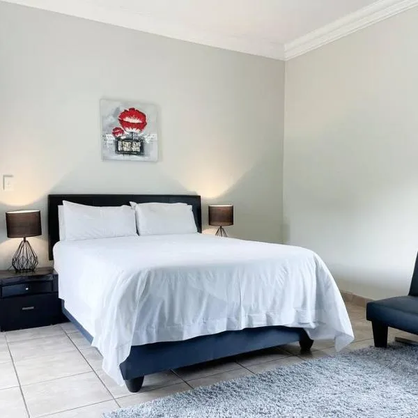 Bobisemo Luxury Pretoria East Apartment、Tierpoortのホテル