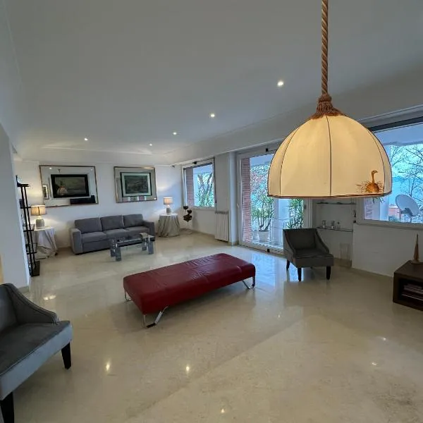 PF Luxury Apartment PETRARCA Posillipo Capri View - My Place, hotel v Neapole