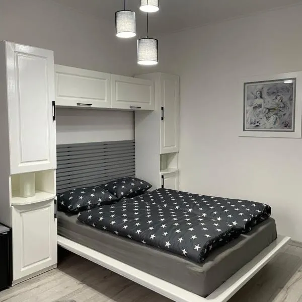 M&M apartments, hotel v destinaci Tivat