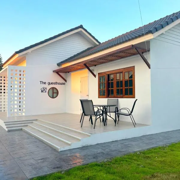 The guesthouse, хотел в Ban Nong Bua (1)