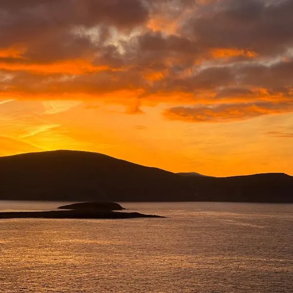 Spectacular Ocean Views in Tranquil and Private Location, hotel v destinaci Dooagh