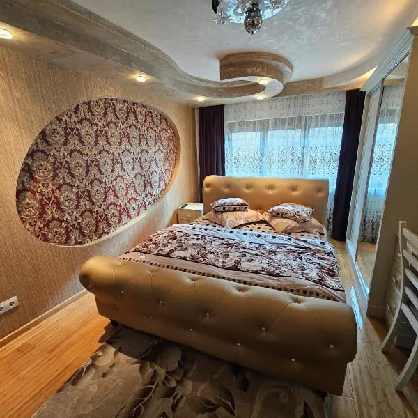 Apartament 3 camere plus living, 2 bai, modern, hotel v destinaci Craiova