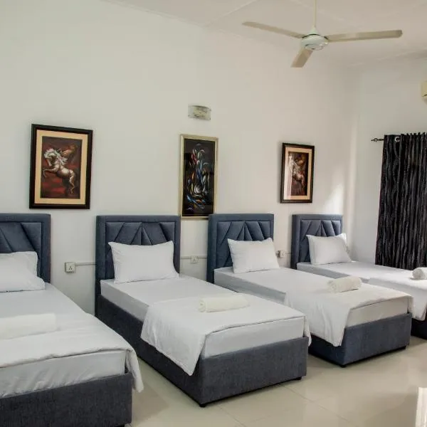 Funk Bunks - By The Lake Hostel, hotel v destinaci Kandy