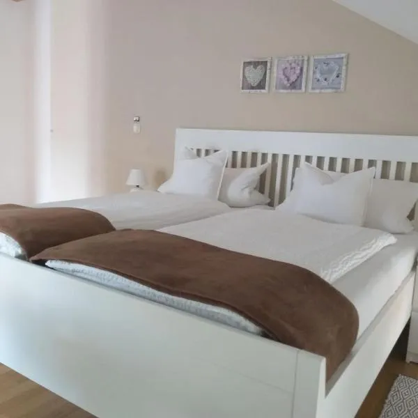 Zimmervermietung Huber, hotel en Vogtareuth