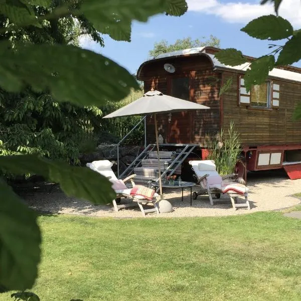 Romantikurlaub im Zirkuswagen, hotel v destinaci Hümmel