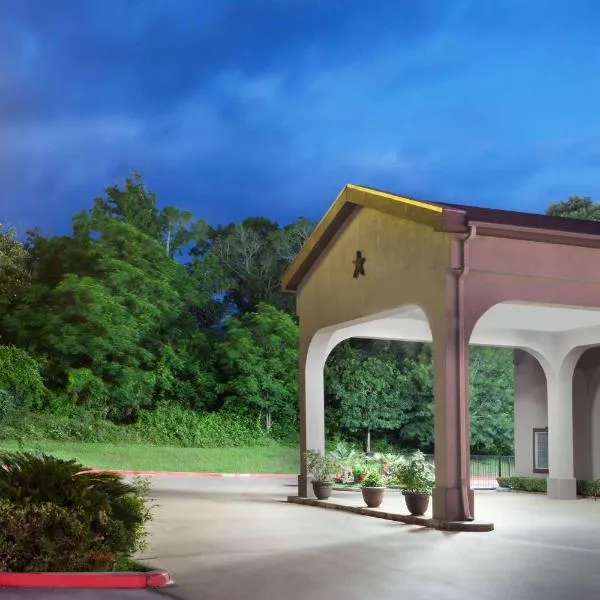 Super 8 by Wyndham Huntsville, hotel v destinaci Huntsville