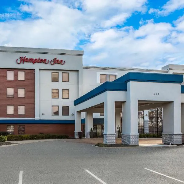 Hampton Inn Linden、リンデンのホテル