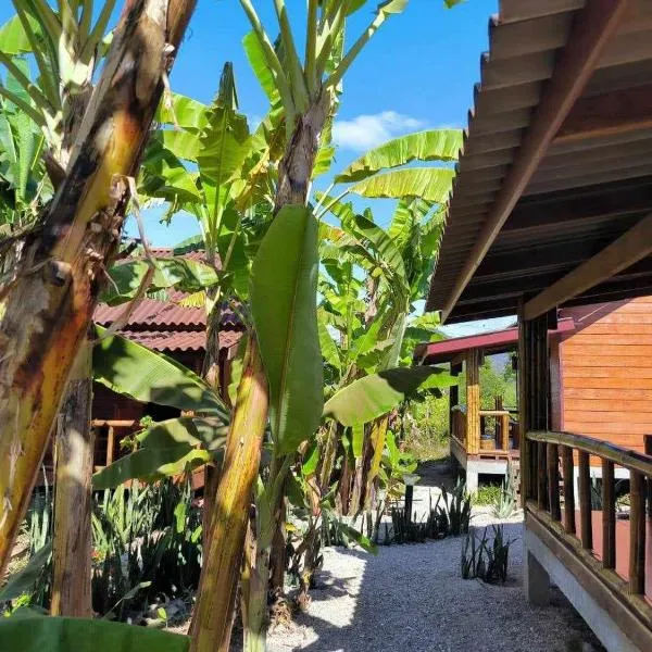 Nana Bungalows, hotel in Ban Tan