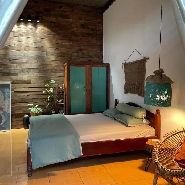 Cọ Cùn homestay/Handmade/Artwork, hotel v destinaci Buon Ma Thuot