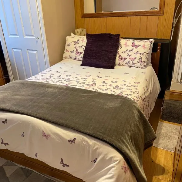 ROOM with SHOWER, TOILET and KITCHENETTE, ξενοδοχείο σε Τόνμπριτζ