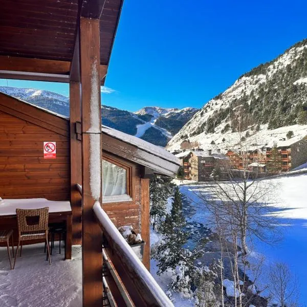 Exclusiva Cabaña en Incles - Vistas al Valle & Pistas de Ski Grandvalira - Free Parking, hotel v destinaci Canillo