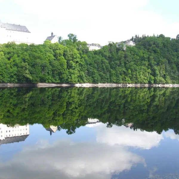 Schlossblick keine Montagewohnung, hotel v destinaci Burgkhammer