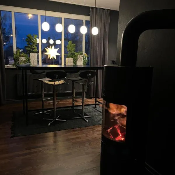 Lägenhet Söder om Landsvägen A, hotel v destinaci Skivarp